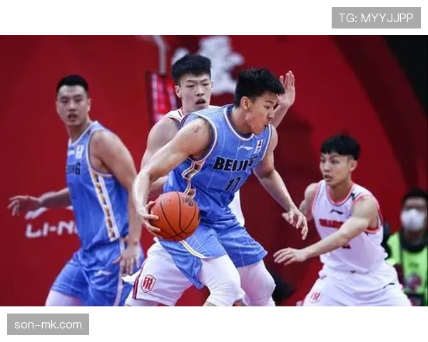 本·华莱士防守端强攻篮下篮板率提升，核心内线地位巩固